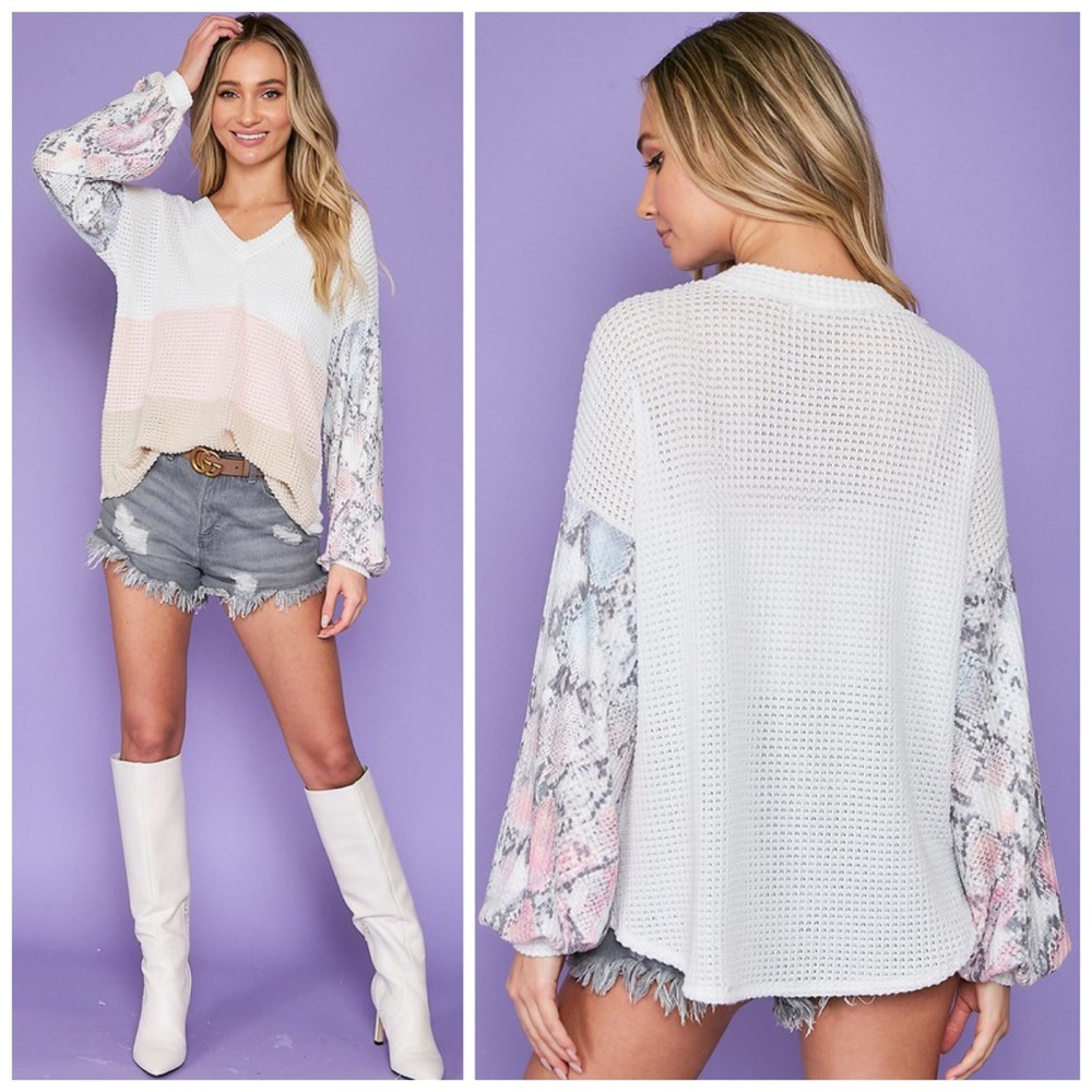 ❤️LAST 2! Snakeskin Detail Contrast V Neck Top! - Picture 10 of 10